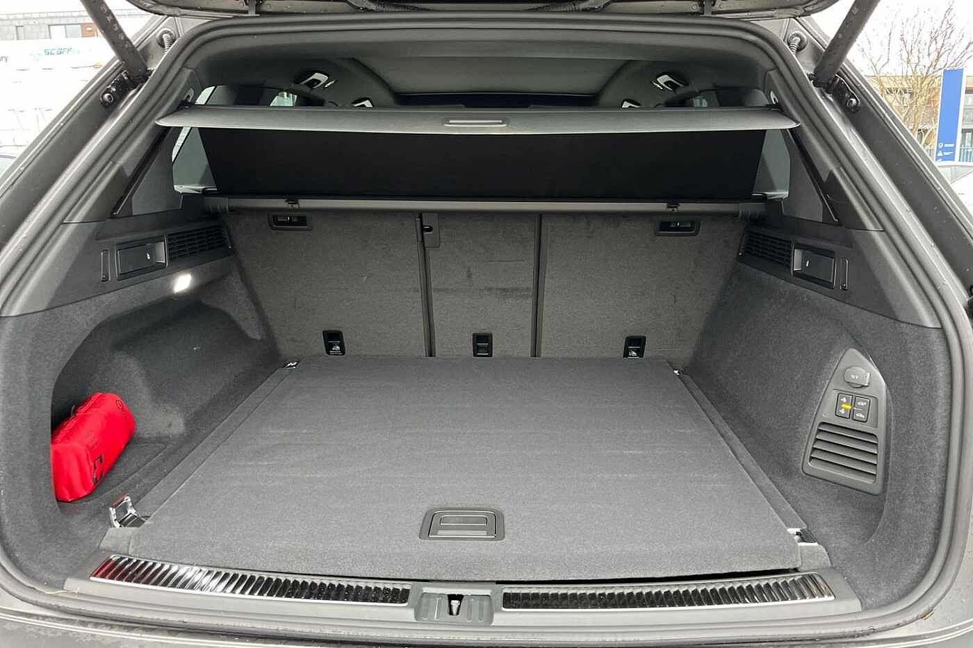 Volkswagen Touareg 3.0TSI (462ps) R PHEV 4Motion Tiptronic