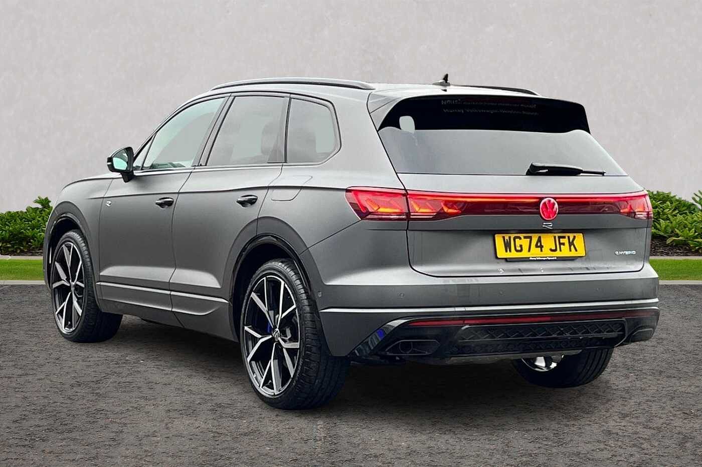 Volkswagen Touareg 3.0TSI (462ps) R PHEV 4Motion Tiptronic