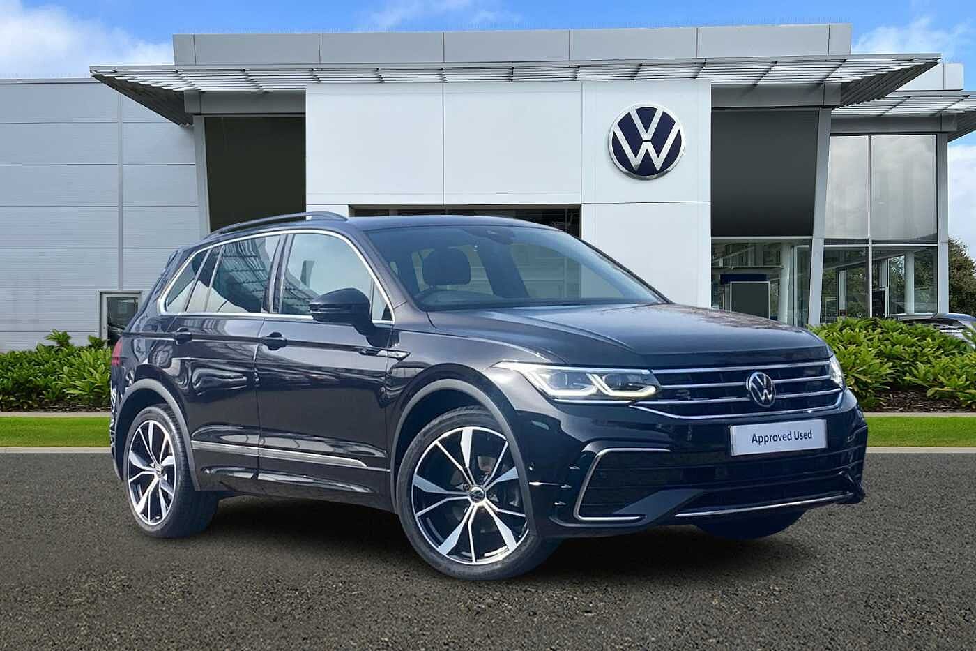 Volkswagen Tiguan 2.0 TDI (150PS) R-Line SCR DSG + PAN ROOF + REAR CAMERA