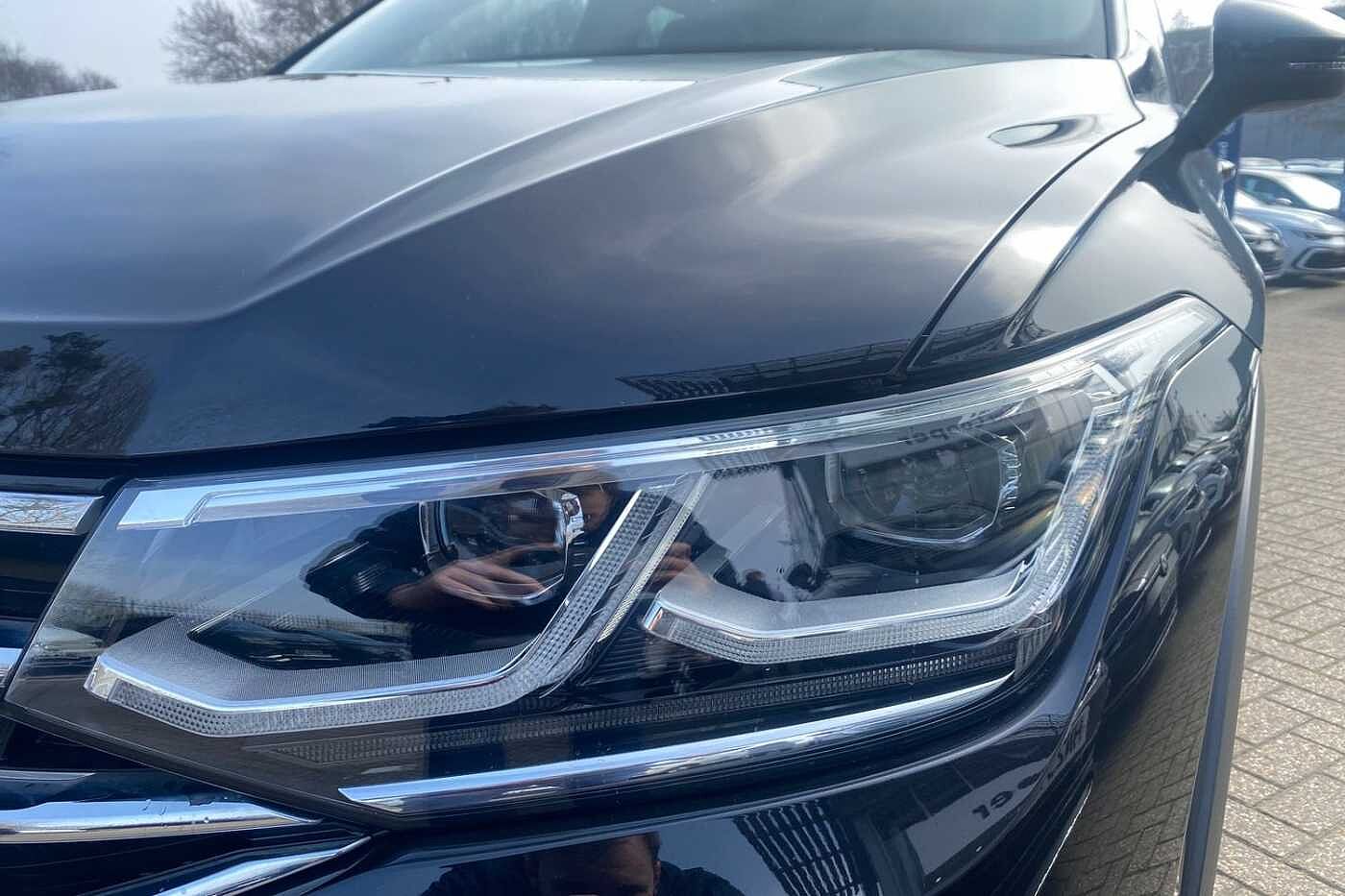 Volkswagen Tiguan 2.0 TDI (150PS) R-Line SCR DSG + PAN ROOF + REAR CAMERA