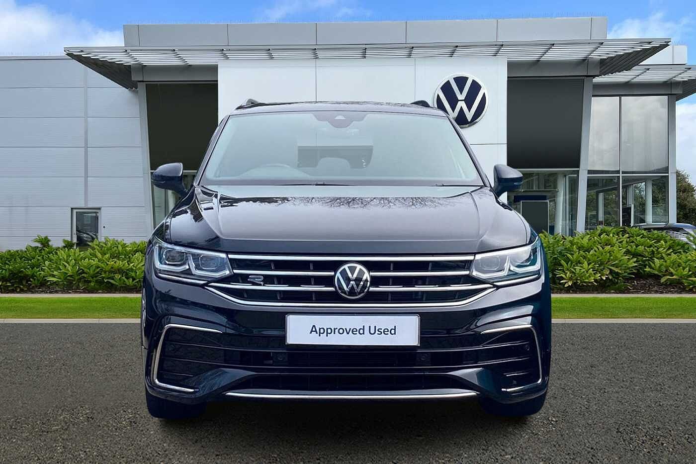 Volkswagen Tiguan 2.0 TDI (150PS) R-Line SCR DSG + PAN ROOF + REAR CAMERA