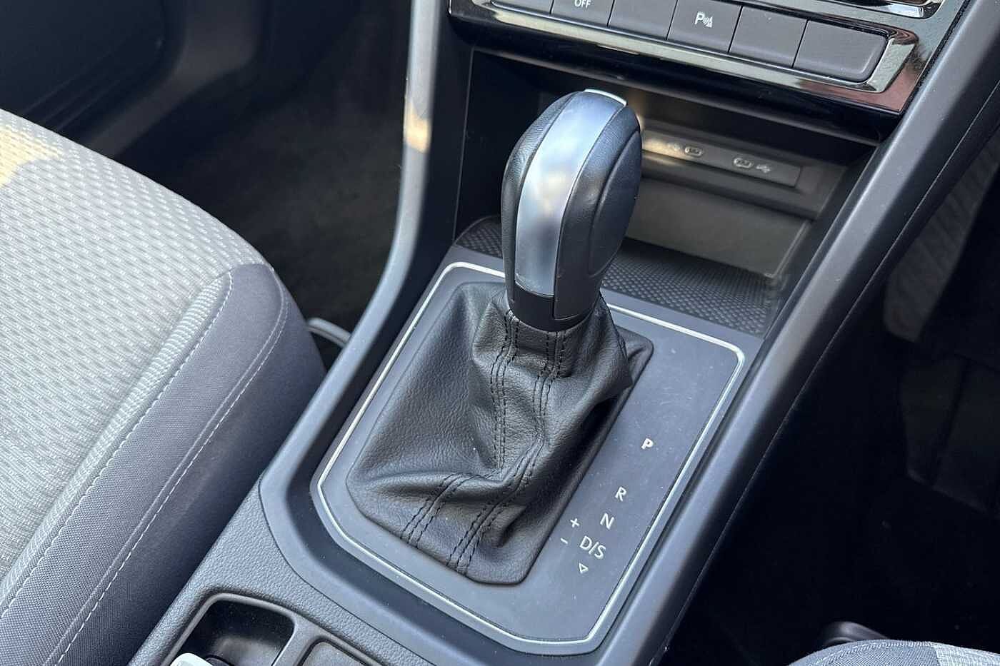Volkswagen Touran 1.5 TSI EVO SE Family DSG 5dr