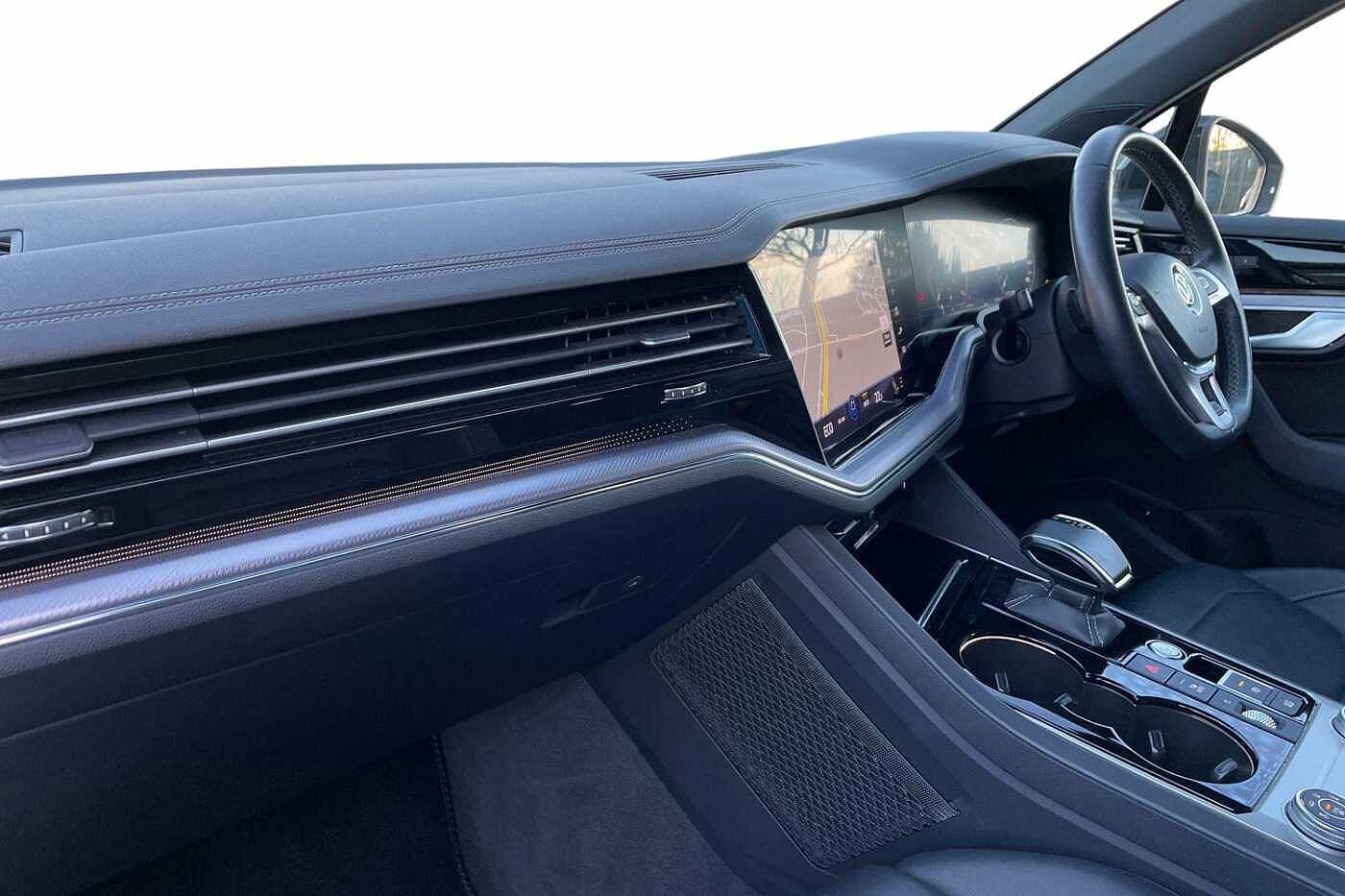 Volkswagen Touareg V6 Black Edition 3.0 TDI 286PS 4MOTION 8-speed Auto Tiptronic 5 Door