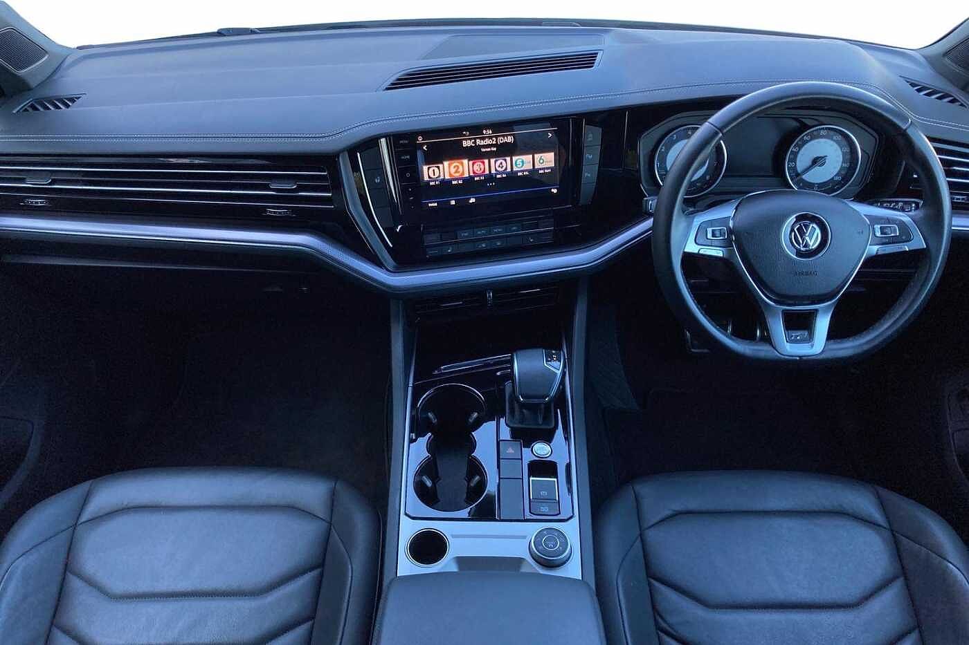 Volkswagen Touareg V6 R-Line 3.0 TSI 340PS 4MOTION 8-speed Auto Tiptronic 5 Door