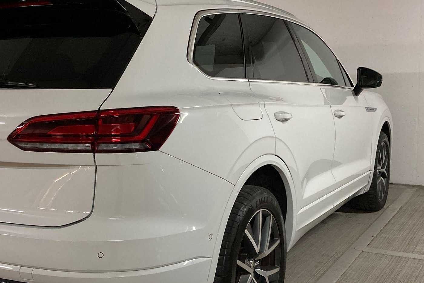 Volkswagen Touareg V6 R-Line 3.0 TSI 340PS 4MOTION 8-speed Auto Tiptronic 5 Door