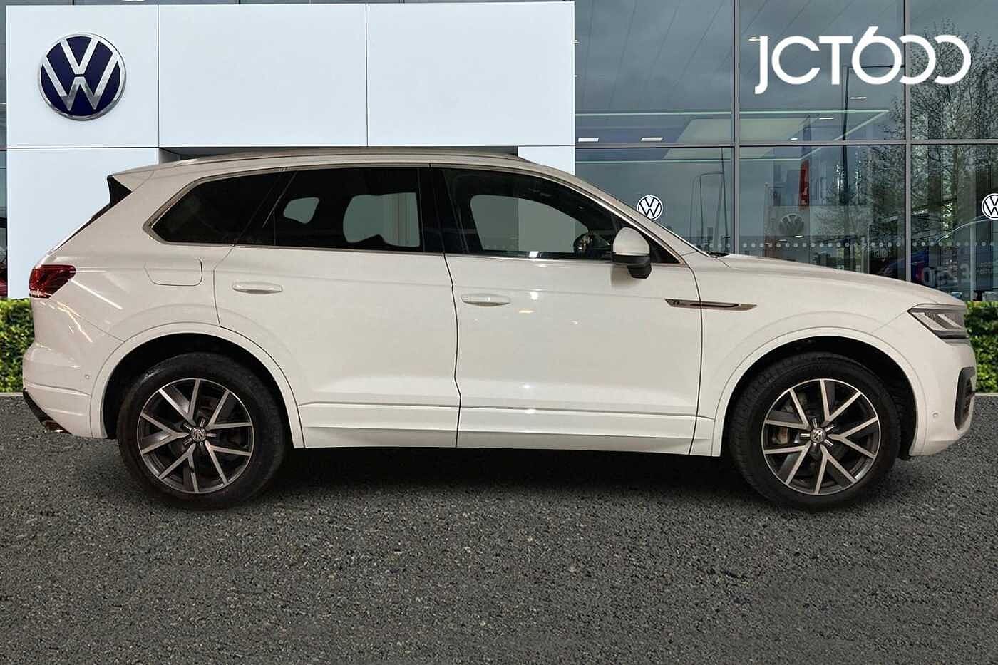 Volkswagen Touareg V6 R-Line 3.0 TSI 340PS 4MOTION 8-speed Auto Tiptronic 5 Door