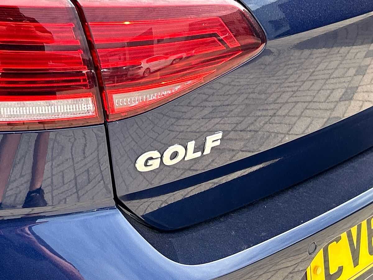 Volkswagen Golf Hatchback 1.0 TSI 115 Match 5dr + VOLKSWAGEN WARRANTY