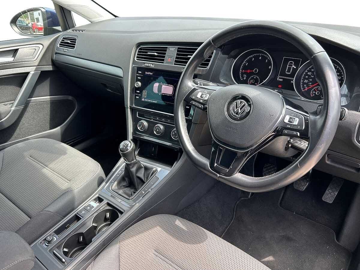 Volkswagen Golf Hatchback 1.0 TSI 115 Match 5dr + VOLKSWAGEN WARRANTY