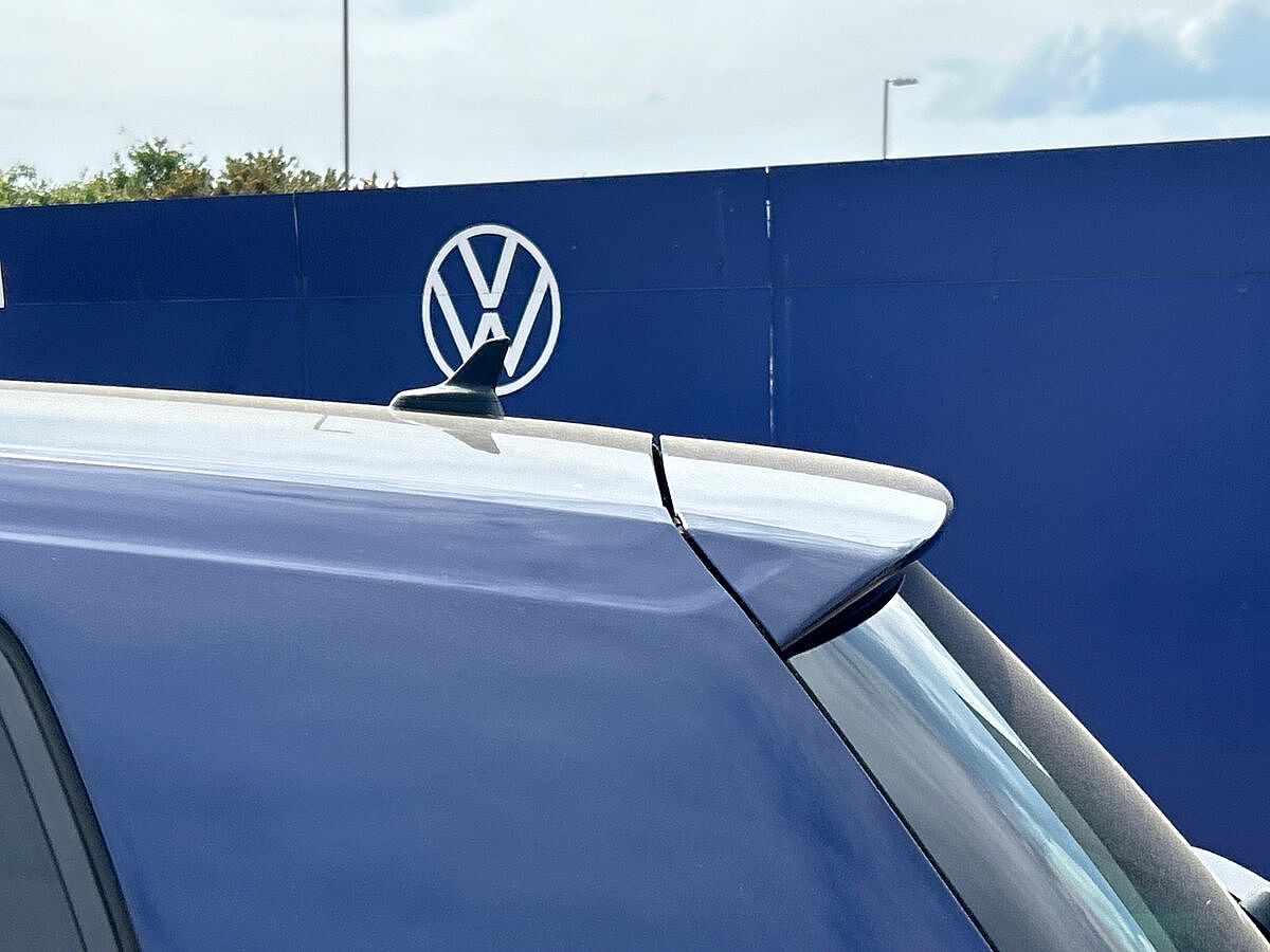 Volkswagen Golf Hatchback 1.0 TSI 115 Match 5dr + VOLKSWAGEN WARRANTY