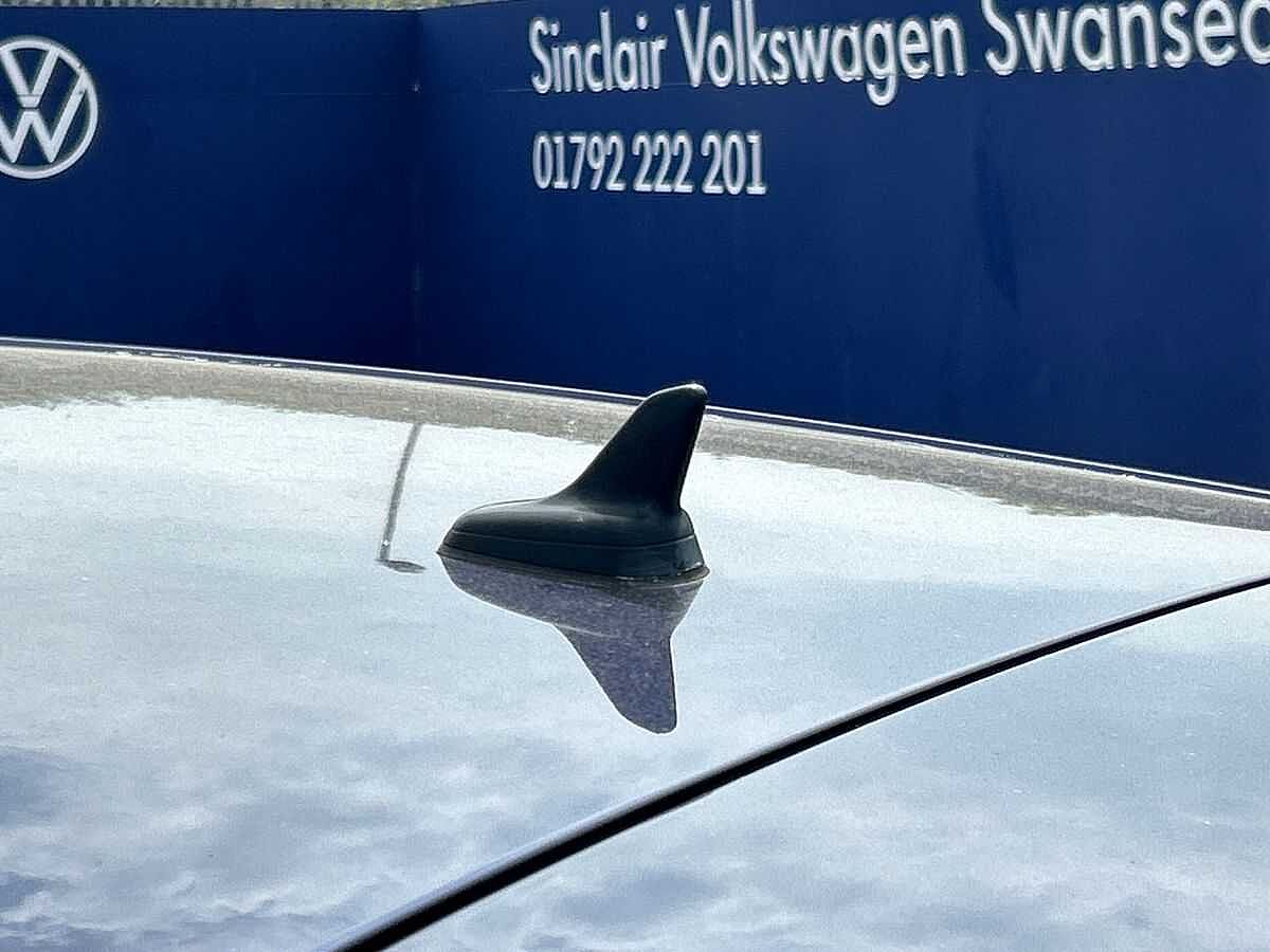 Volkswagen Golf Hatchback 1.0 TSI 115 Match 5dr + VOLKSWAGEN WARRANTY