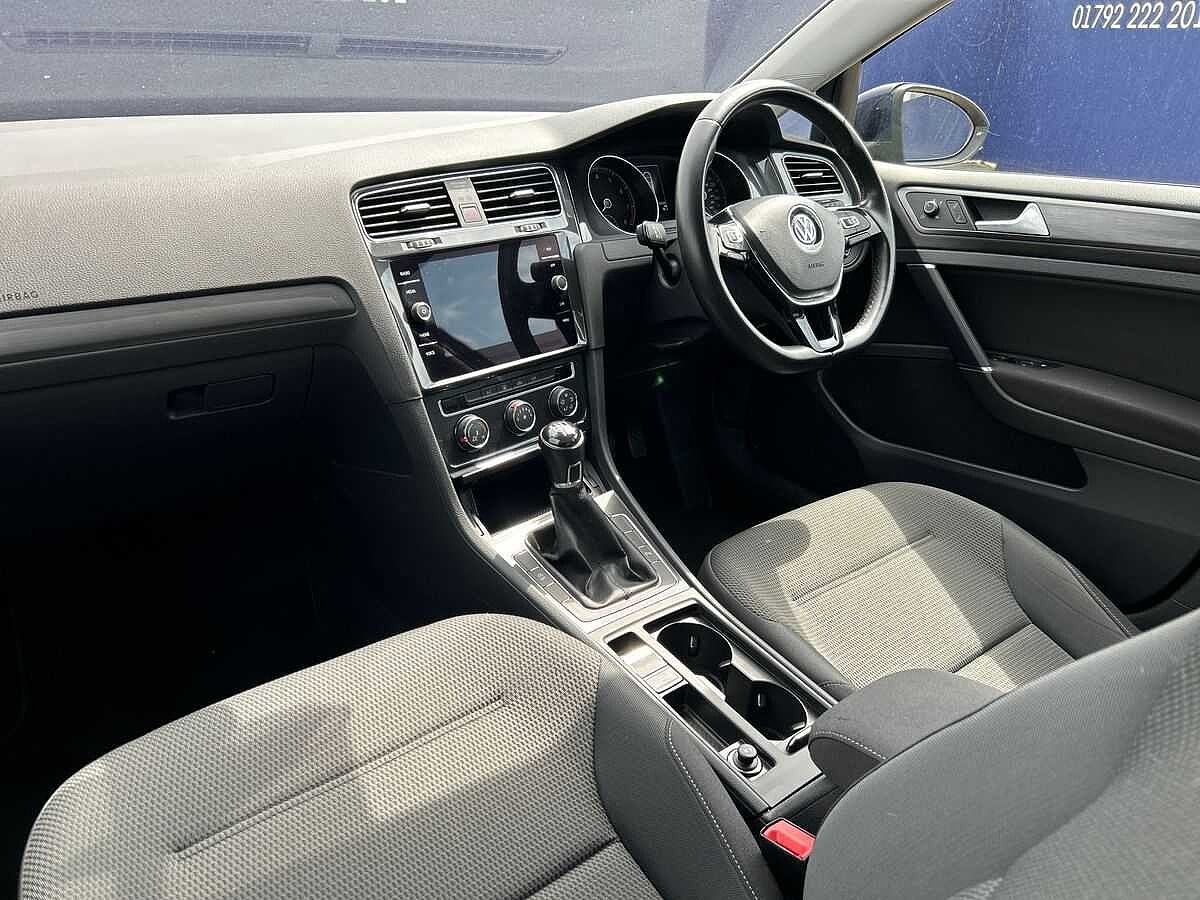 Volkswagen Golf Hatchback 1.0 TSI 115 Match 5dr + VOLKSWAGEN WARRANTY
