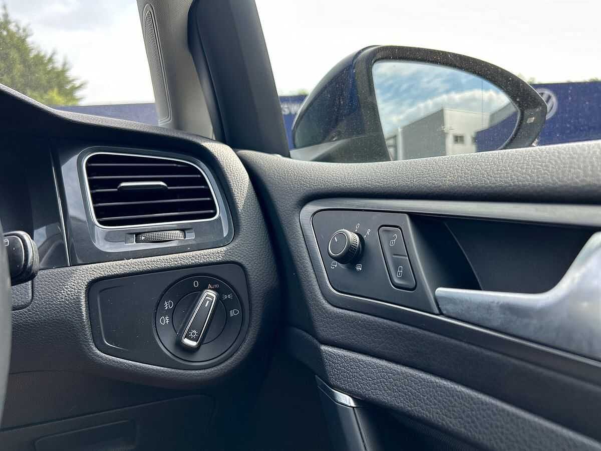 Volkswagen Golf Hatchback 1.0 TSI 115 Match 5dr + VOLKSWAGEN WARRANTY