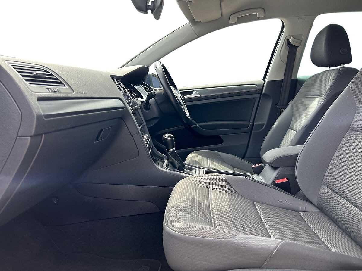 Volkswagen Golf Hatchback 1.0 TSI 115 Match 5dr + VOLKSWAGEN WARRANTY