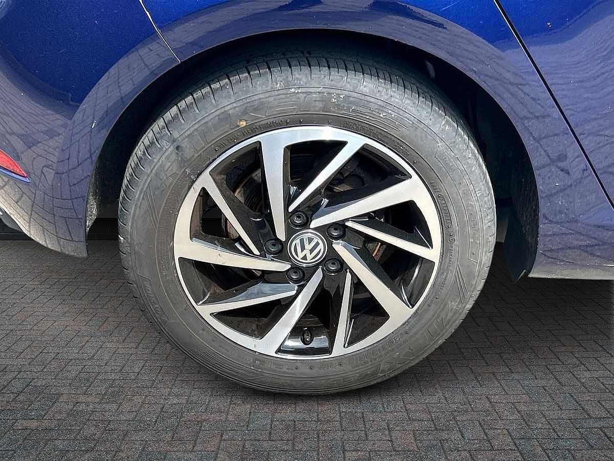 Volkswagen Golf Hatchback 1.0 TSI 115 Match 5dr + VOLKSWAGEN WARRANTY