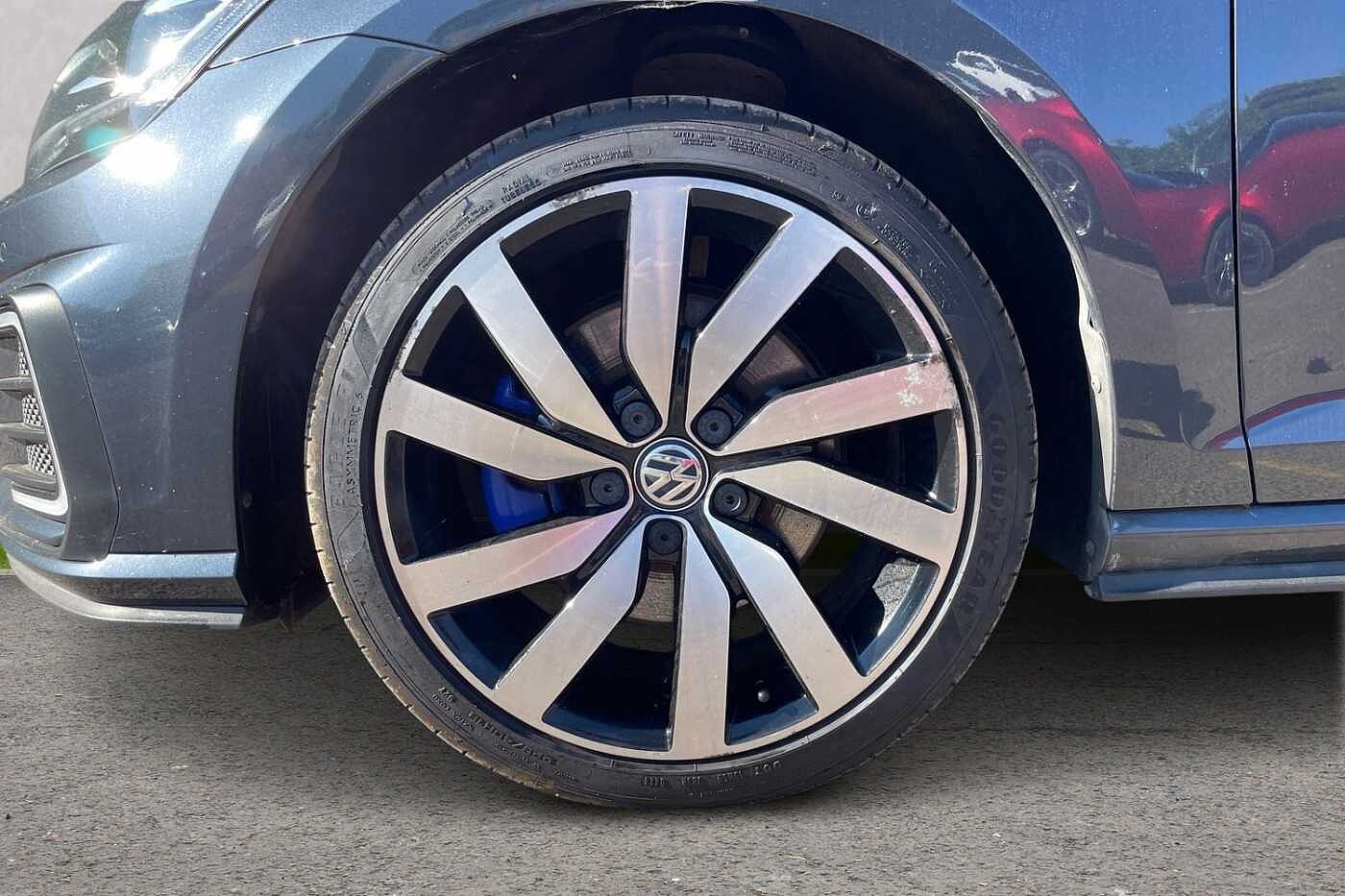 Volkswagen Golf GTE Advance 1.4 TSI 204PS 6-speed DSG 5 Door