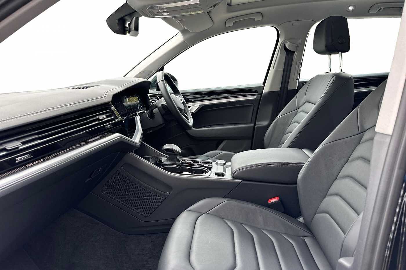 Volkswagen Touareg Estate Elegance 3.0 TSI eHybrid 381PS 8-Speed Tiptronic 4Motion 5 Door