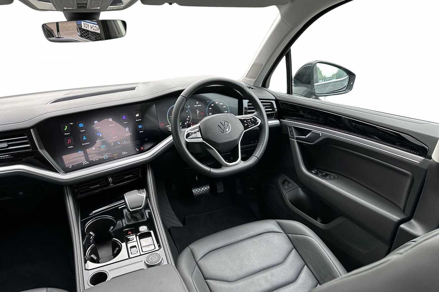 Volkswagen Touareg Estate Elegance 3.0 TSI eHybrid 381PS 8-Speed Tiptronic 4Motion 5 Door