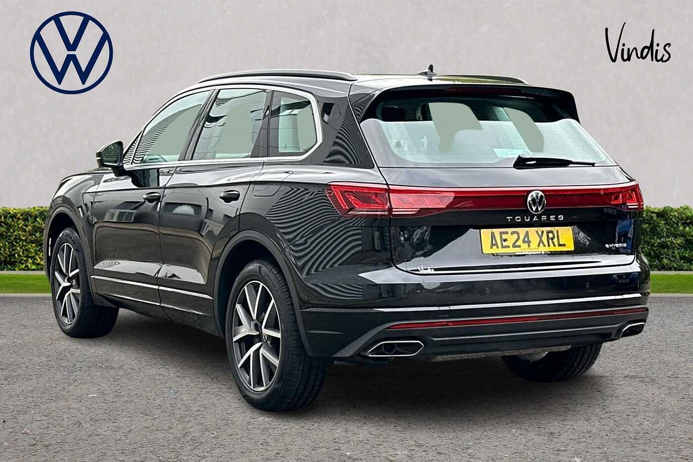 Volkswagen Touareg Estate Elegance 3.0 TSI eHybrid 381PS 8-Speed Tiptronic 4Motion 5 Door