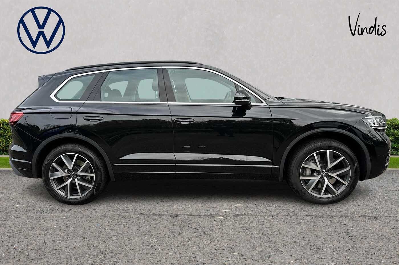 Volkswagen Touareg Estate Elegance 3.0 TSI eHybrid 381PS 8-Speed Tiptronic 4Motion 5 Door