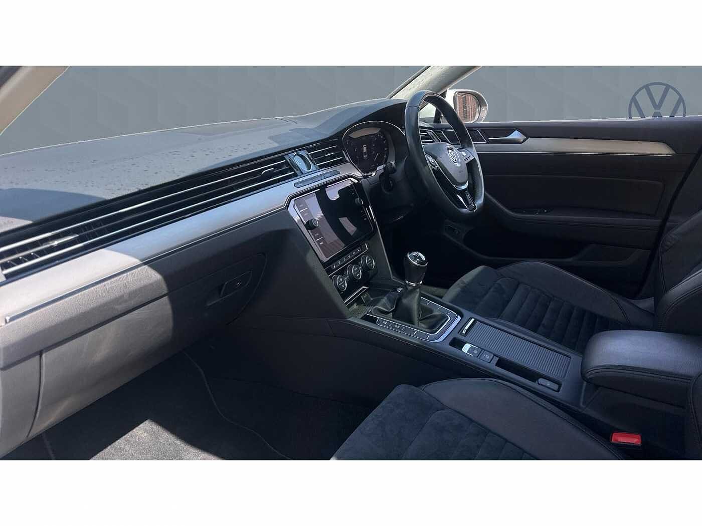 Volkswagen Passat 1.5 TSI (150ps) GT (s/s) Saloon