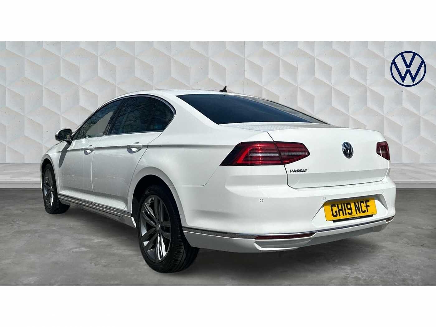 Volkswagen Passat 1.5 TSI (150ps) GT (s/s) Saloon