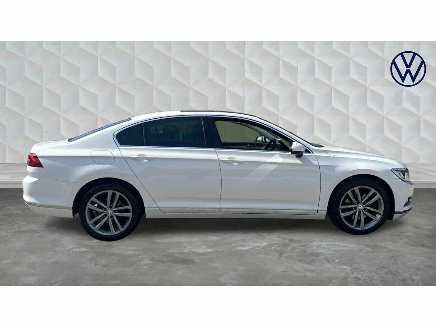 Volkswagen Passat 1.5 TSI (150ps) GT (s/s) Saloon