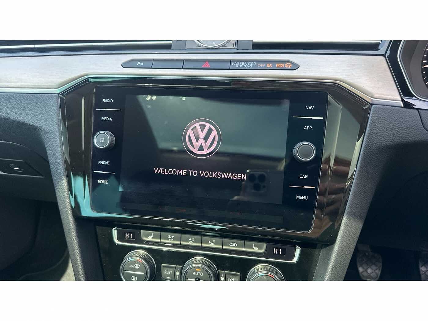 Volkswagen Passat 1.5 TSI (150ps) GT (s/s) Saloon