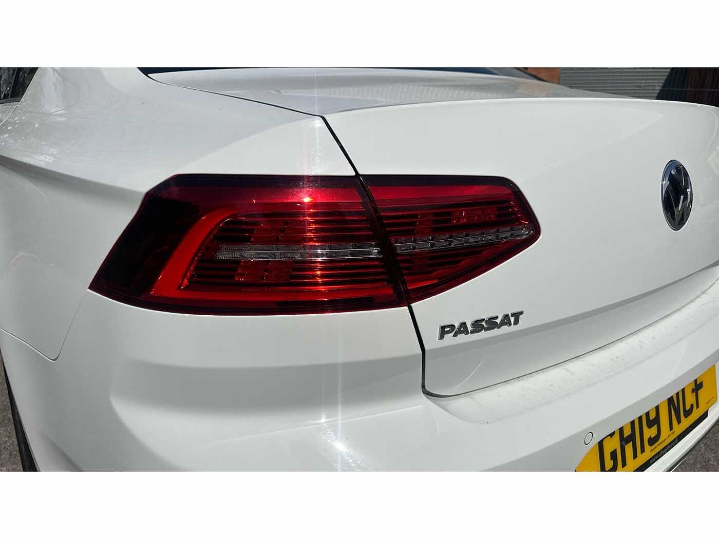 Volkswagen Passat 1.5 TSI (150ps) GT (s/s) Saloon
