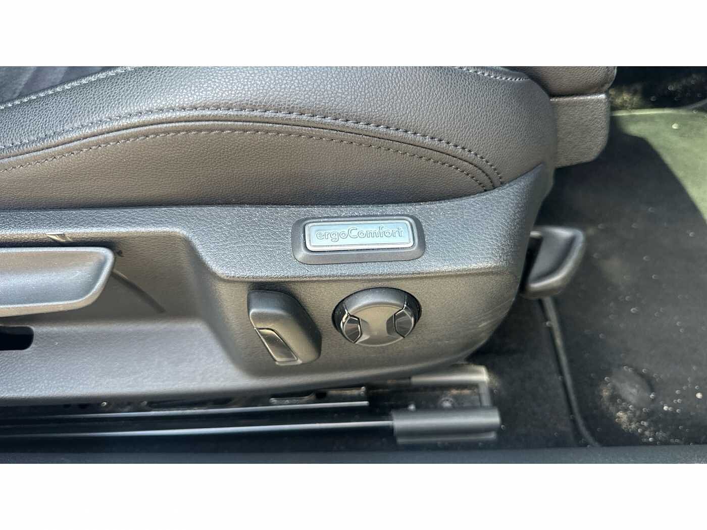 Volkswagen Passat 1.5 TSI (150ps) GT (s/s) Saloon