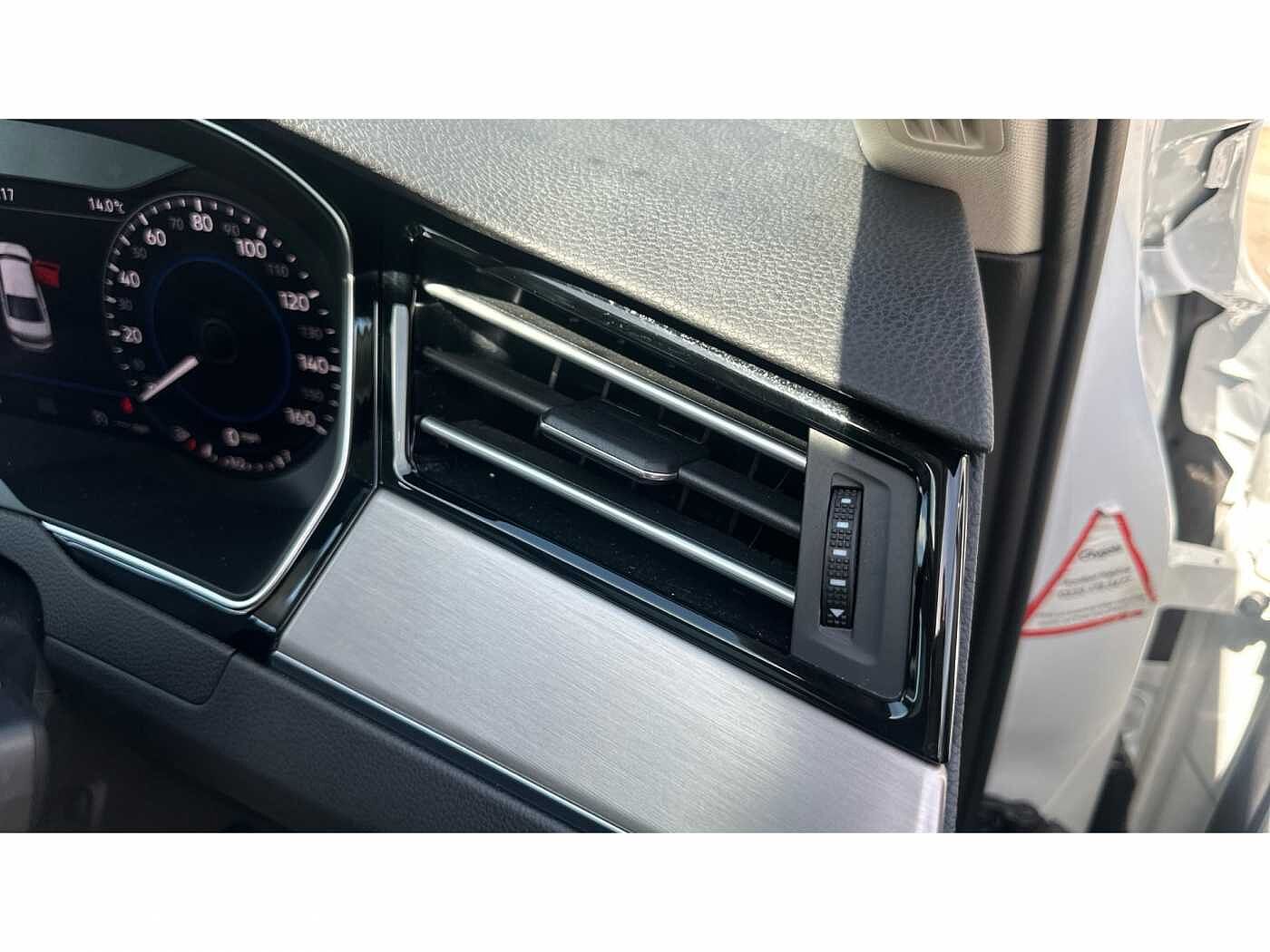 Volkswagen Passat 1.5 TSI (150ps) GT (s/s) Saloon
