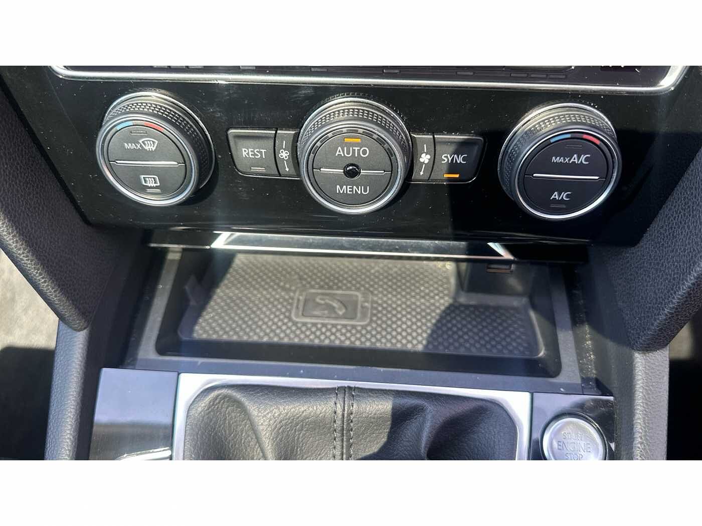 Volkswagen Passat 1.5 TSI (150ps) GT (s/s) Saloon