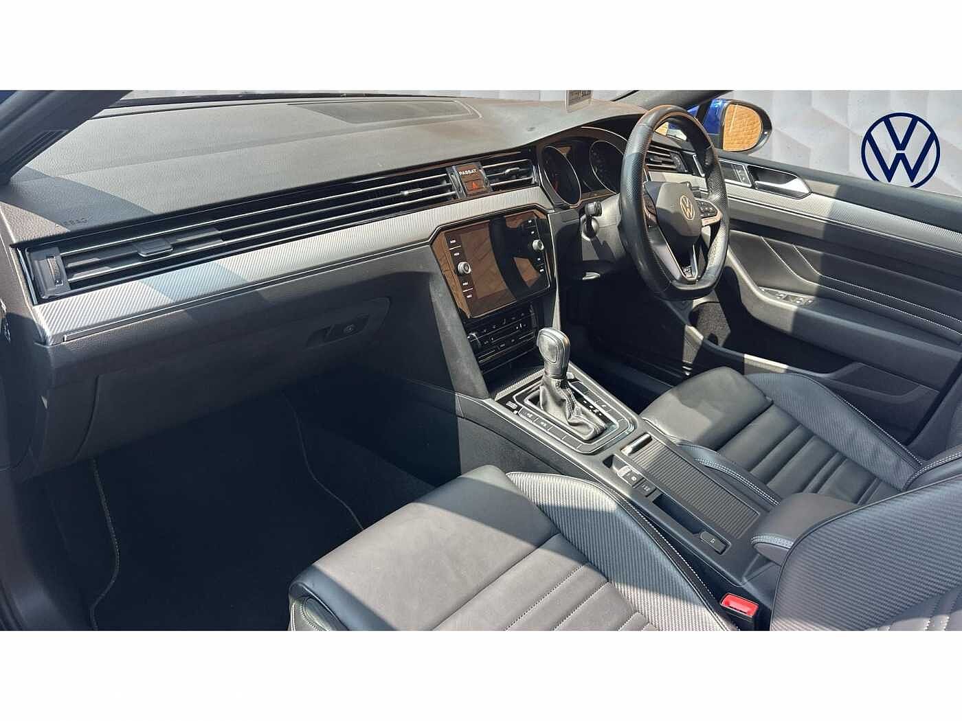 Volkswagen Passat MK8 Facelift Est 2.0TDI 150 R-Line EVO DSG