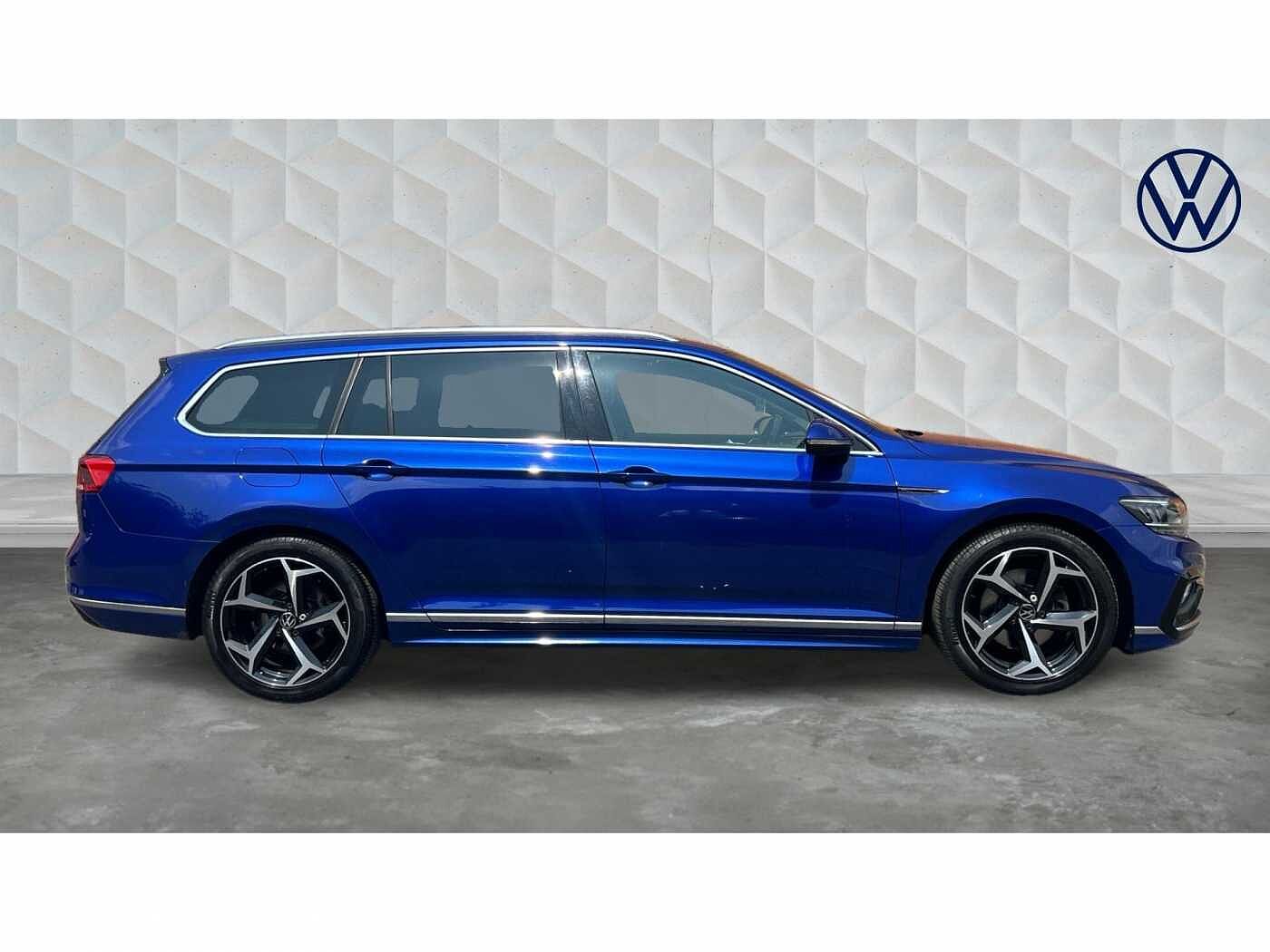 Volkswagen Passat MK8 Facelift Est 2.0TDI 150 R-Line EVO DSG
