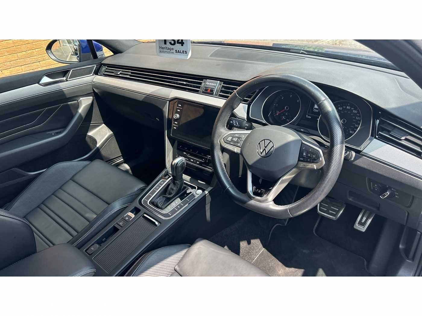 Volkswagen Passat MK8 Facelift Est 2.0TDI 150 R-Line EVO DSG