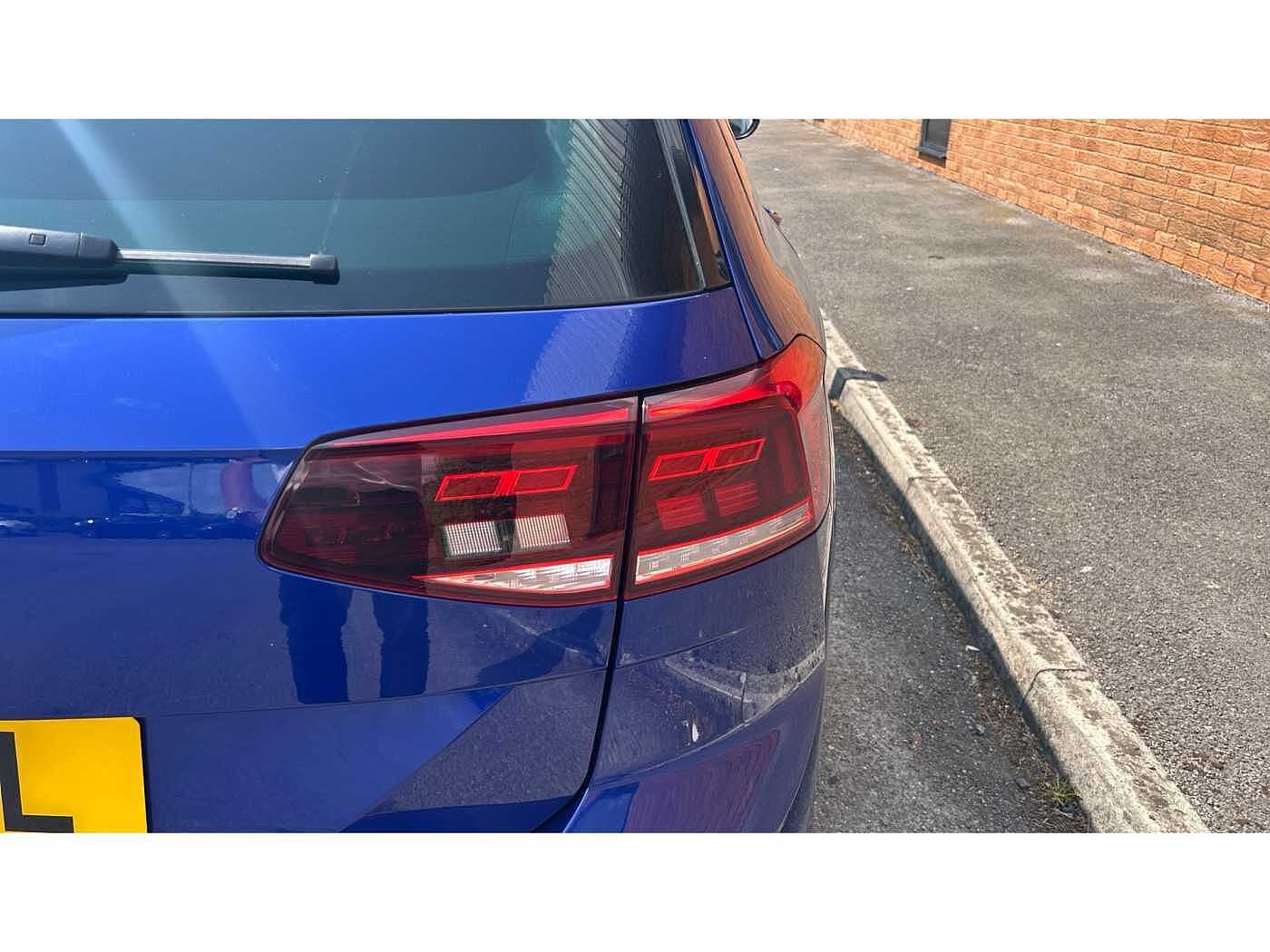 Volkswagen Passat MK8 Facelift Est 2.0TDI 150 R-Line EVO DSG