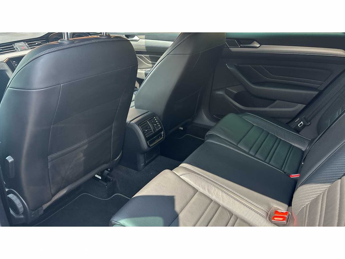 Volkswagen Passat MK8 Facelift Est 2.0TDI 150 R-Line EVO DSG