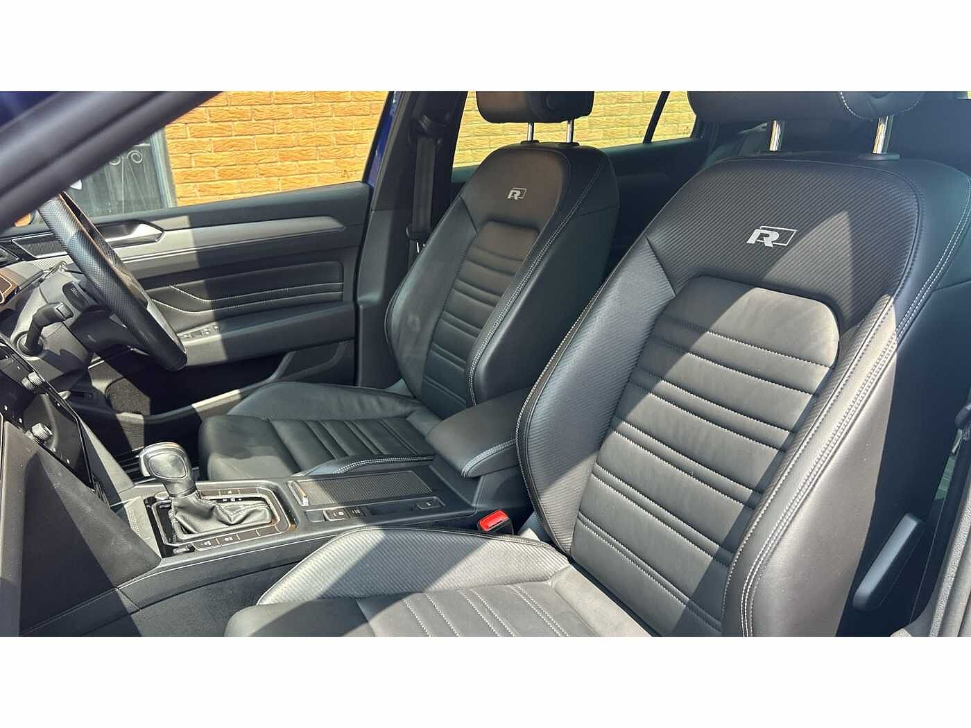 Volkswagen Passat MK8 Facelift Est 2.0TDI 150 R-Line EVO DSG
