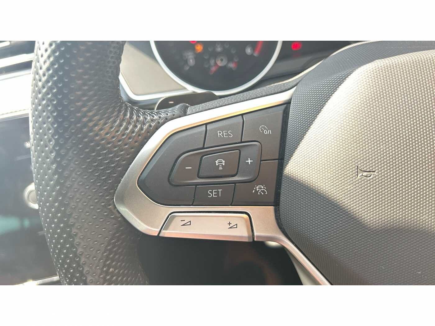 Volkswagen Passat MK8 Facelift Est 2.0TDI 150 R-Line EVO DSG