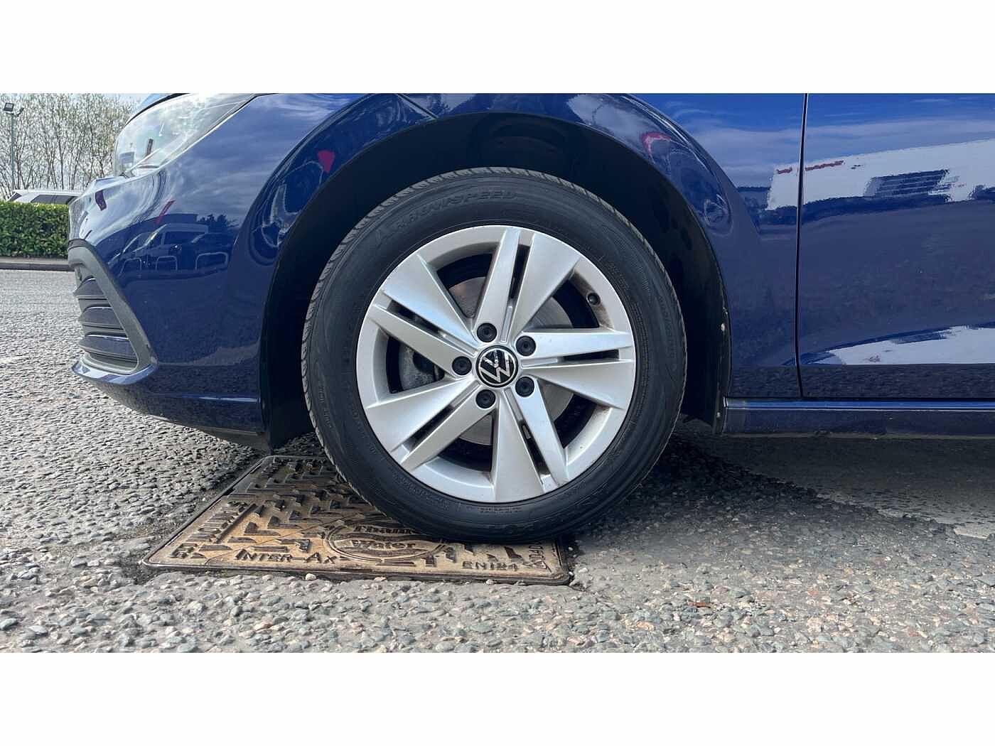 Volkswagen Golf 8 Life 1.5 TSI 130PS 6-speed Manual 5 Door
