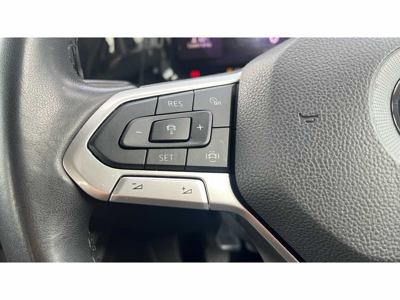 Volkswagen Golf 8 Life 1.5 TSI 130PS 6-speed Manual 5 Door