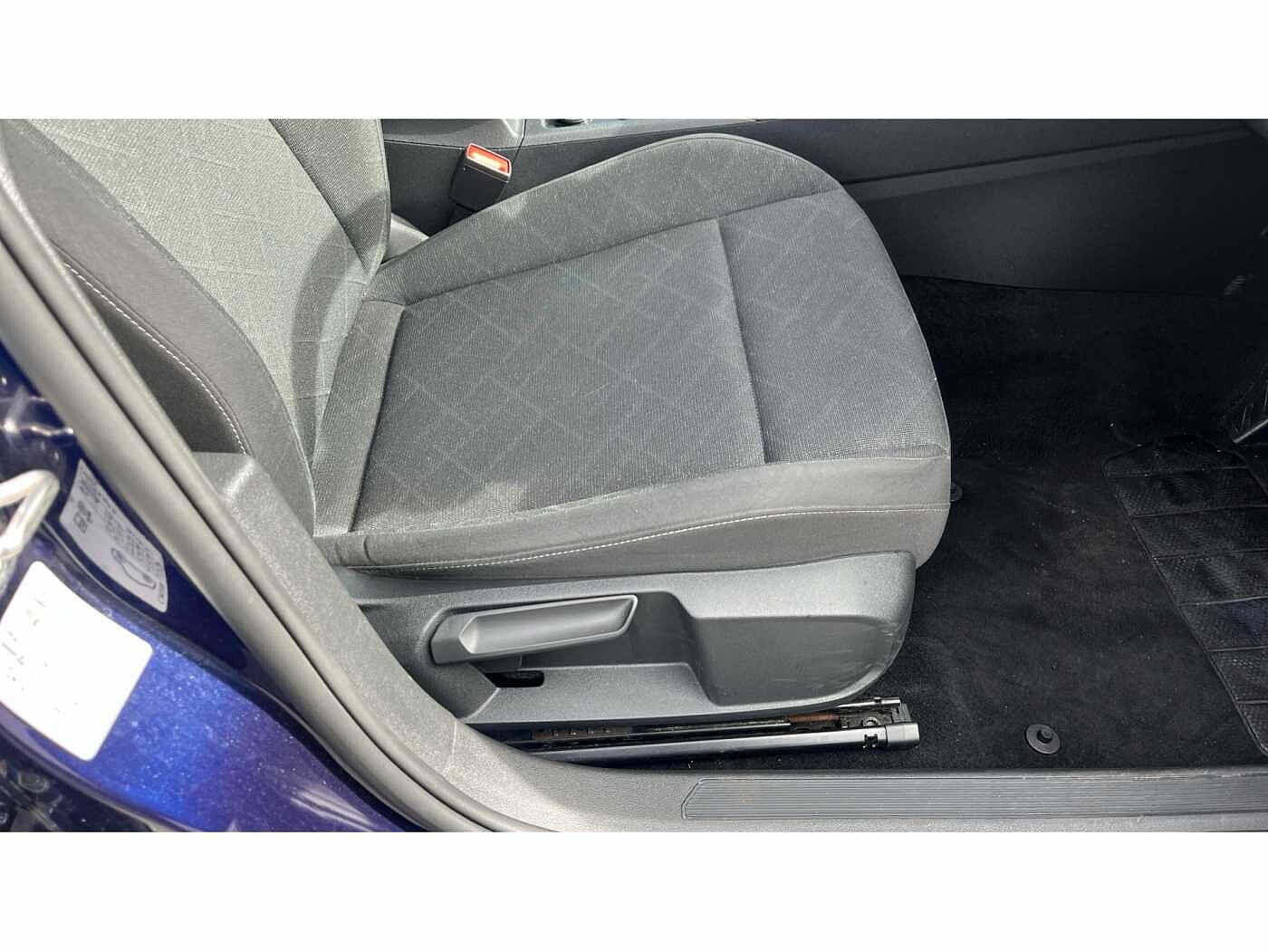 Volkswagen Golf 8 Life 1.5 TSI 130PS 6-speed Manual 5 Door
