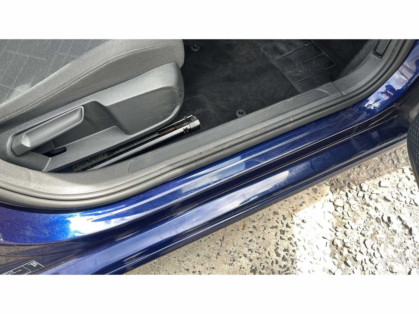Volkswagen Golf 8 Life 1.5 TSI 130PS 6-speed Manual 5 Door