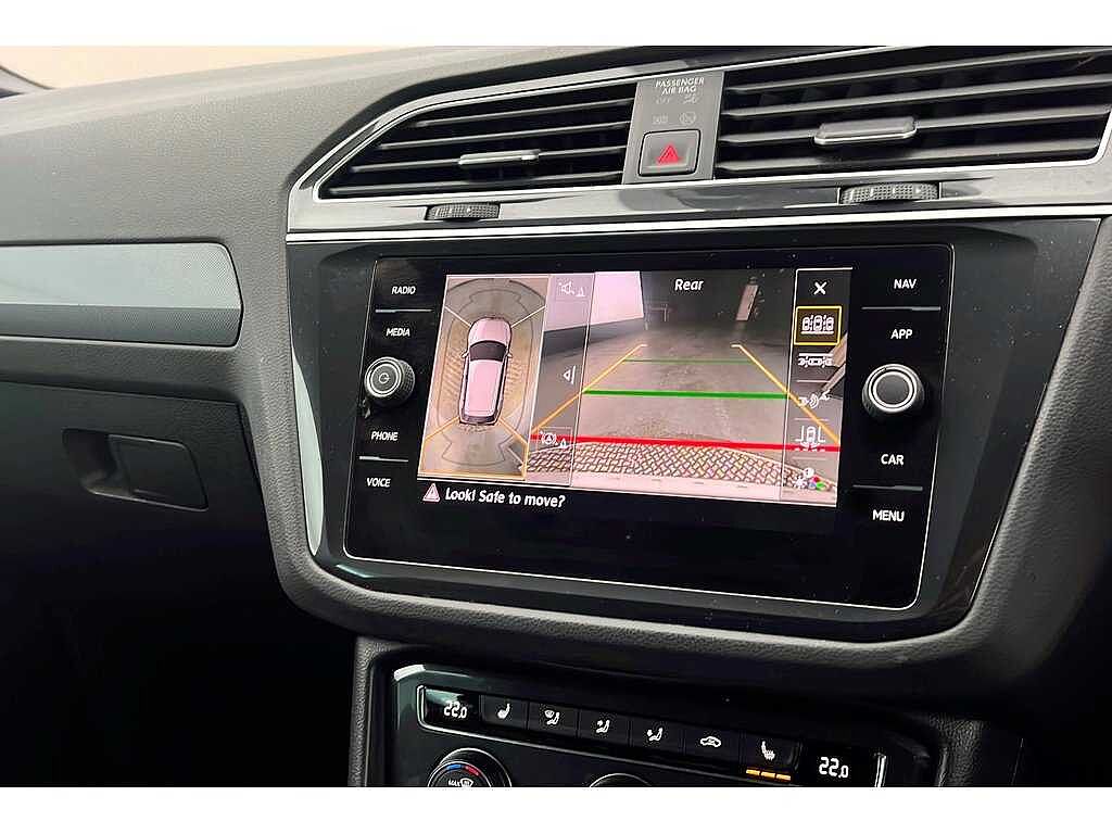 Volkswagen Tiguan SWB R-Line Tech 2.0 TSI 4Motion 230PS 7-Speed DSG 5 Door