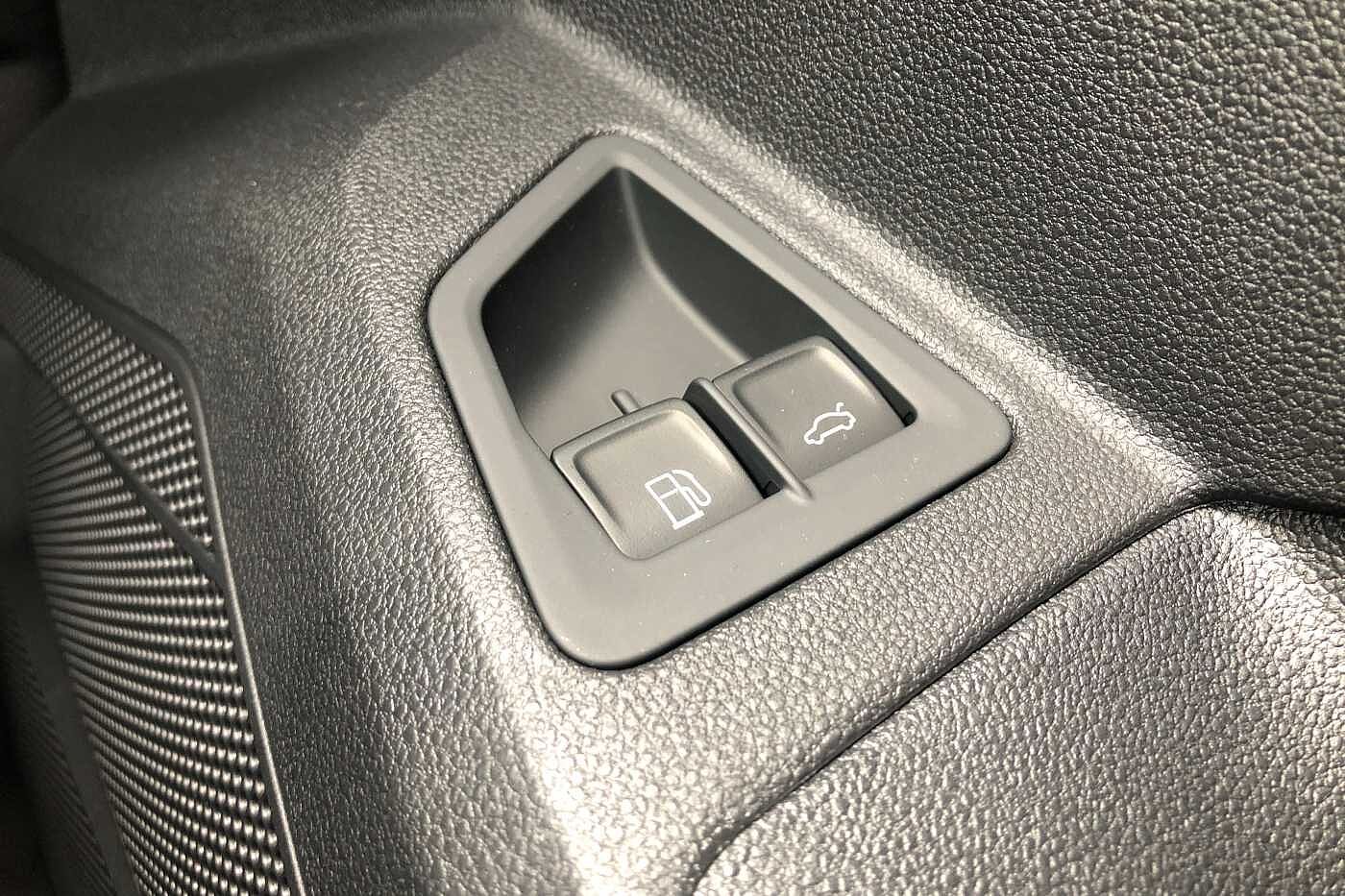 Volkswagen Touareg Estate 3.0 TSI eHybrid 4Motion Elegance 5dr Tip Auto