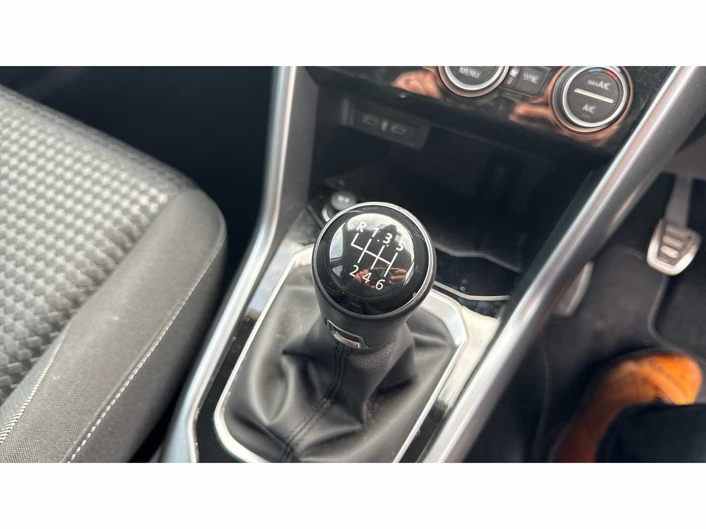Volkswagen T-ROC 1.0 TSI Active 110PS