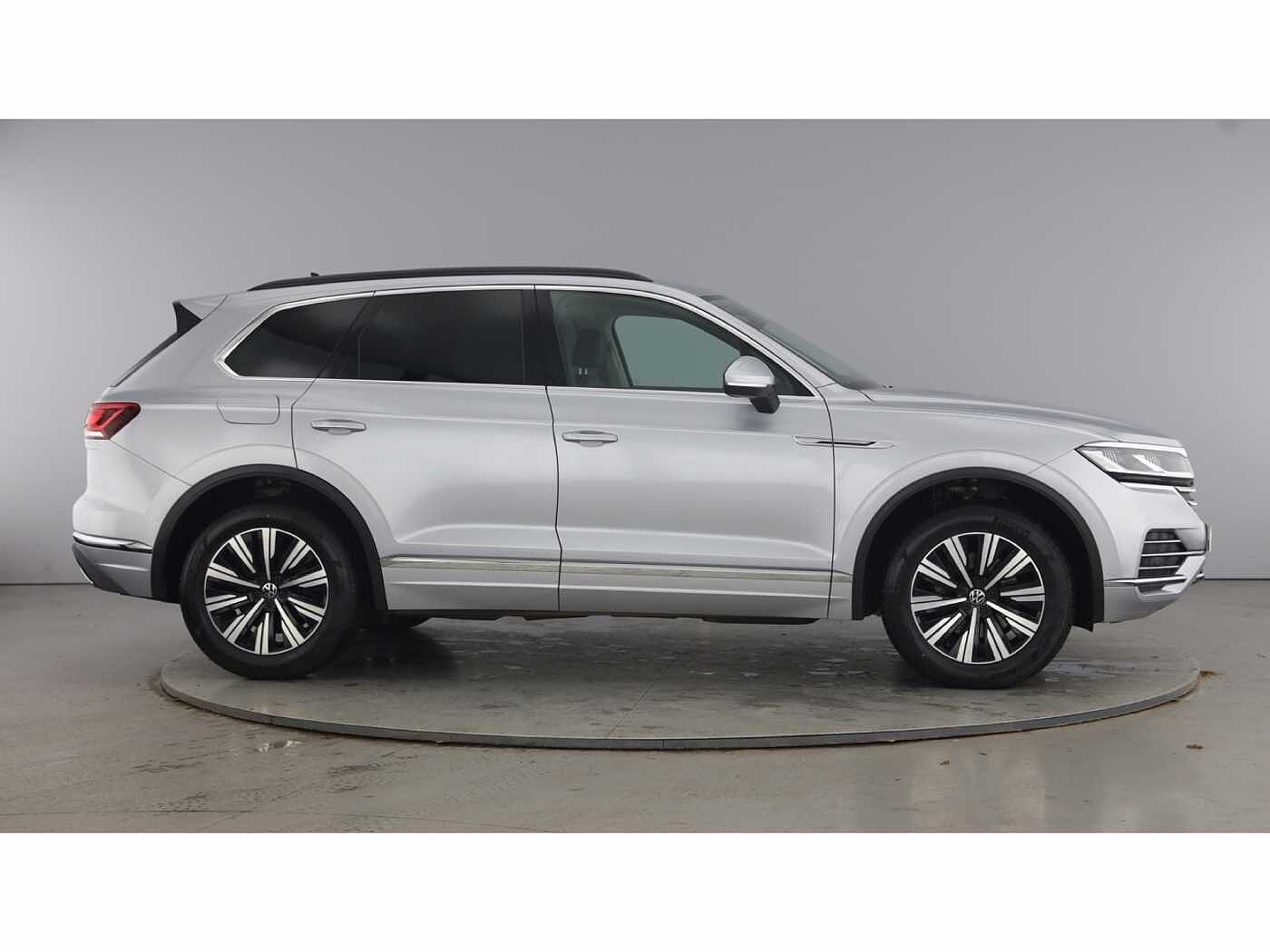 Volkswagen Touareg Diesel Estate 3.0 V6 TDI 4Motion SEL Tech 5dr Tip Auto