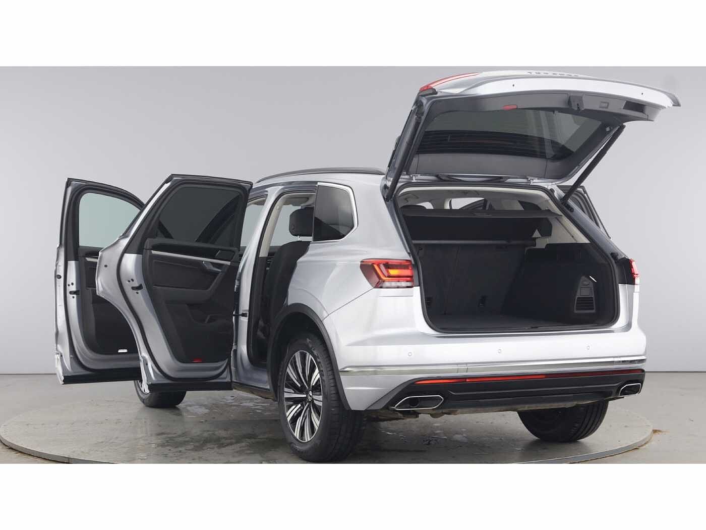 Volkswagen Touareg Diesel Estate 3.0 V6 TDI 4Motion SEL Tech 5dr Tip Auto