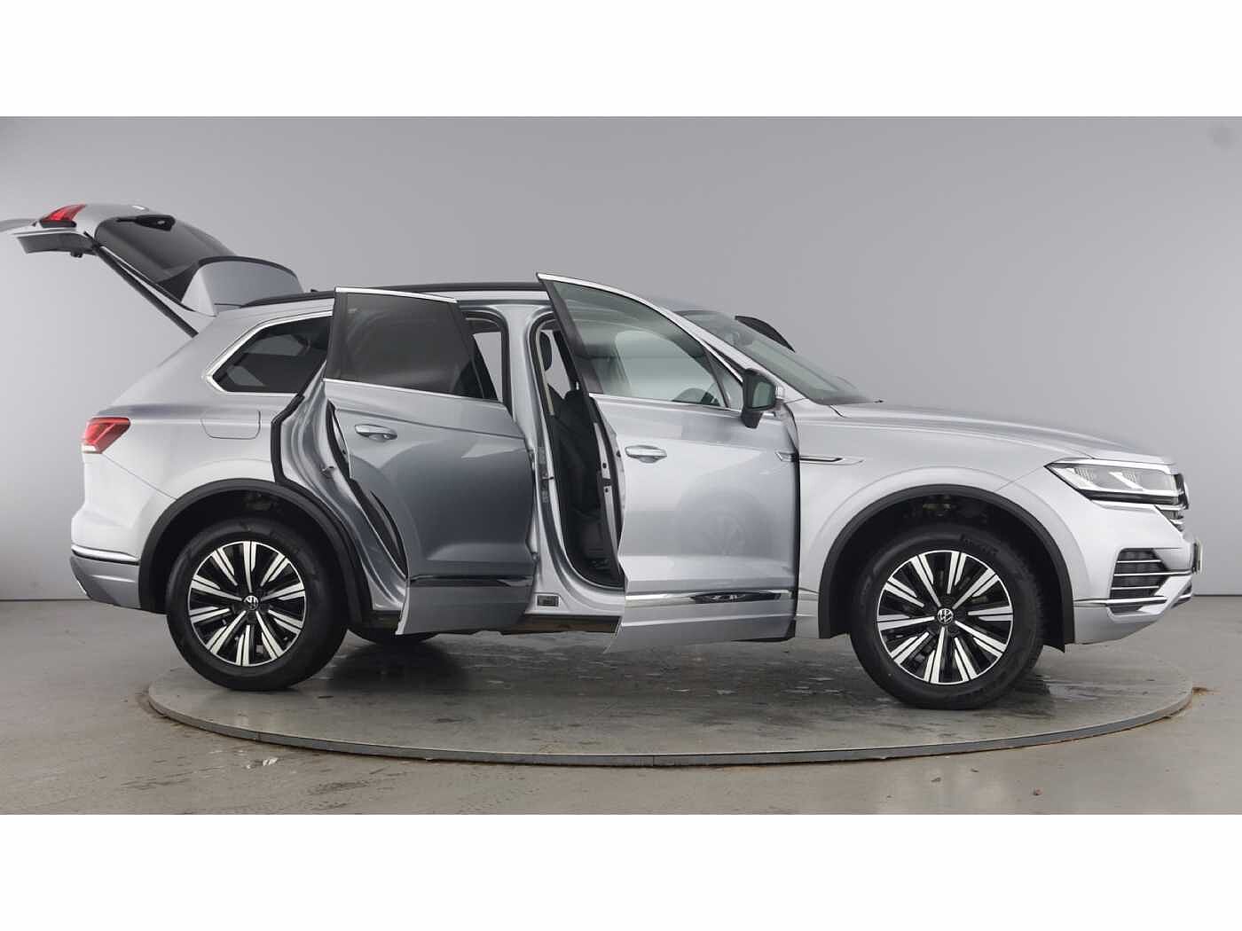 Volkswagen Touareg Diesel Estate 3.0 V6 TDI 4Motion SEL Tech 5dr Tip Auto