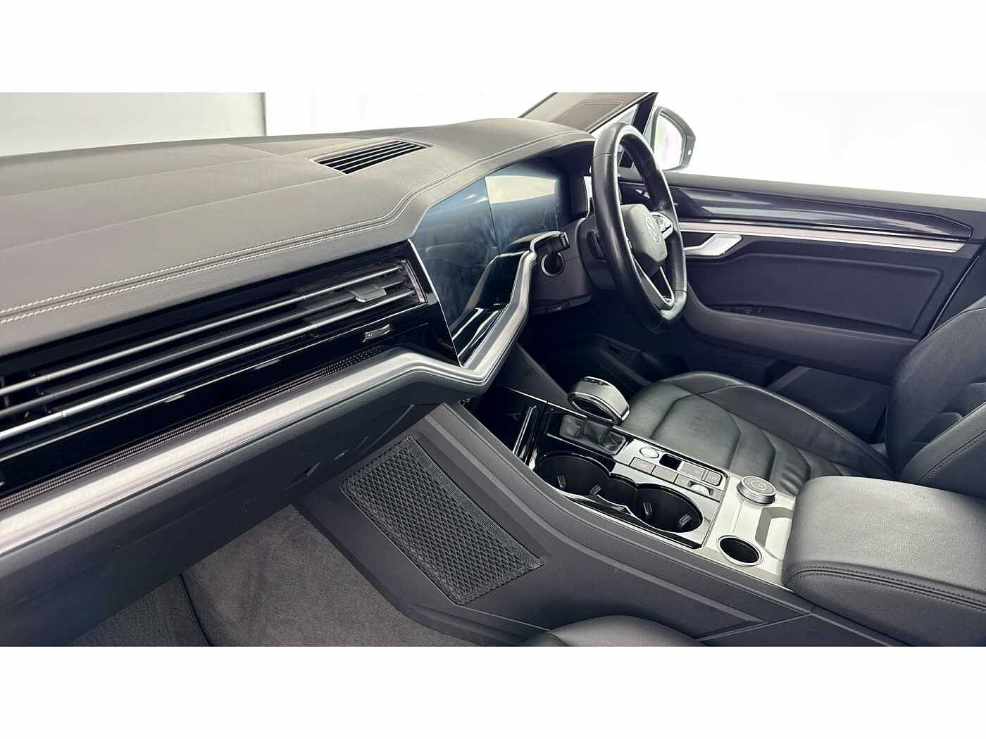 Volkswagen Touareg Diesel Estate 3.0 V6 TDI 4Motion SEL Tech 5dr Tip Auto