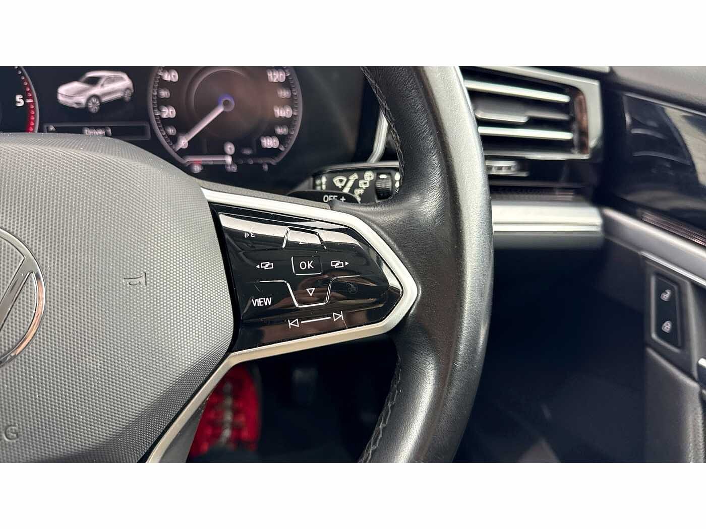 Volkswagen Touareg Diesel Estate 3.0 V6 TDI 4Motion SEL Tech 5dr Tip Auto